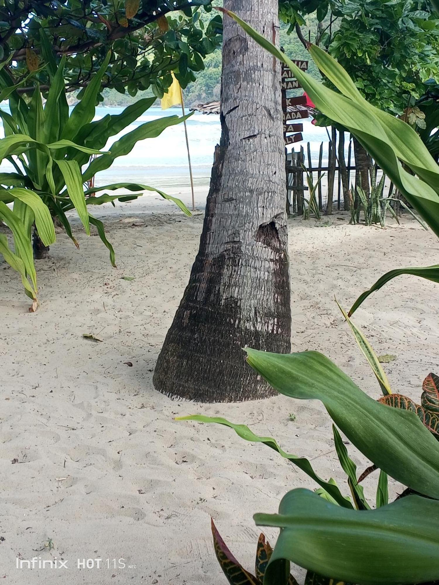 Akoya Beach Park And Cottages Locaroc Rom bilde